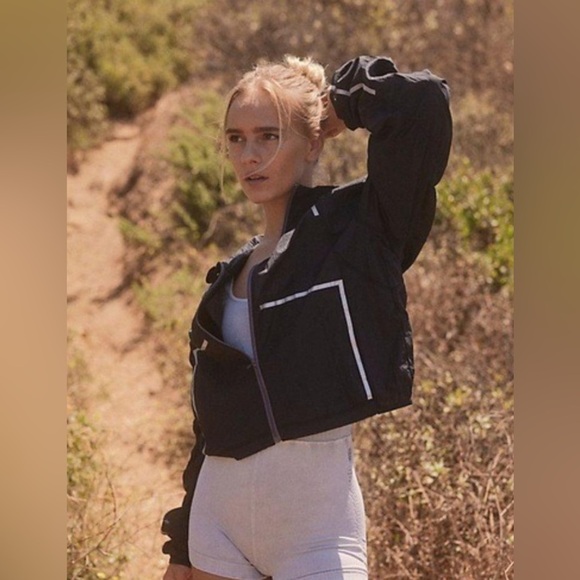 NWT Great Escape Run Windbreaker Black Combo XL - Picture 1 of 13